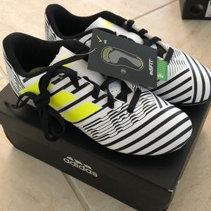 Brand new Adidas Nemeziz  13.5youth soccer cleats